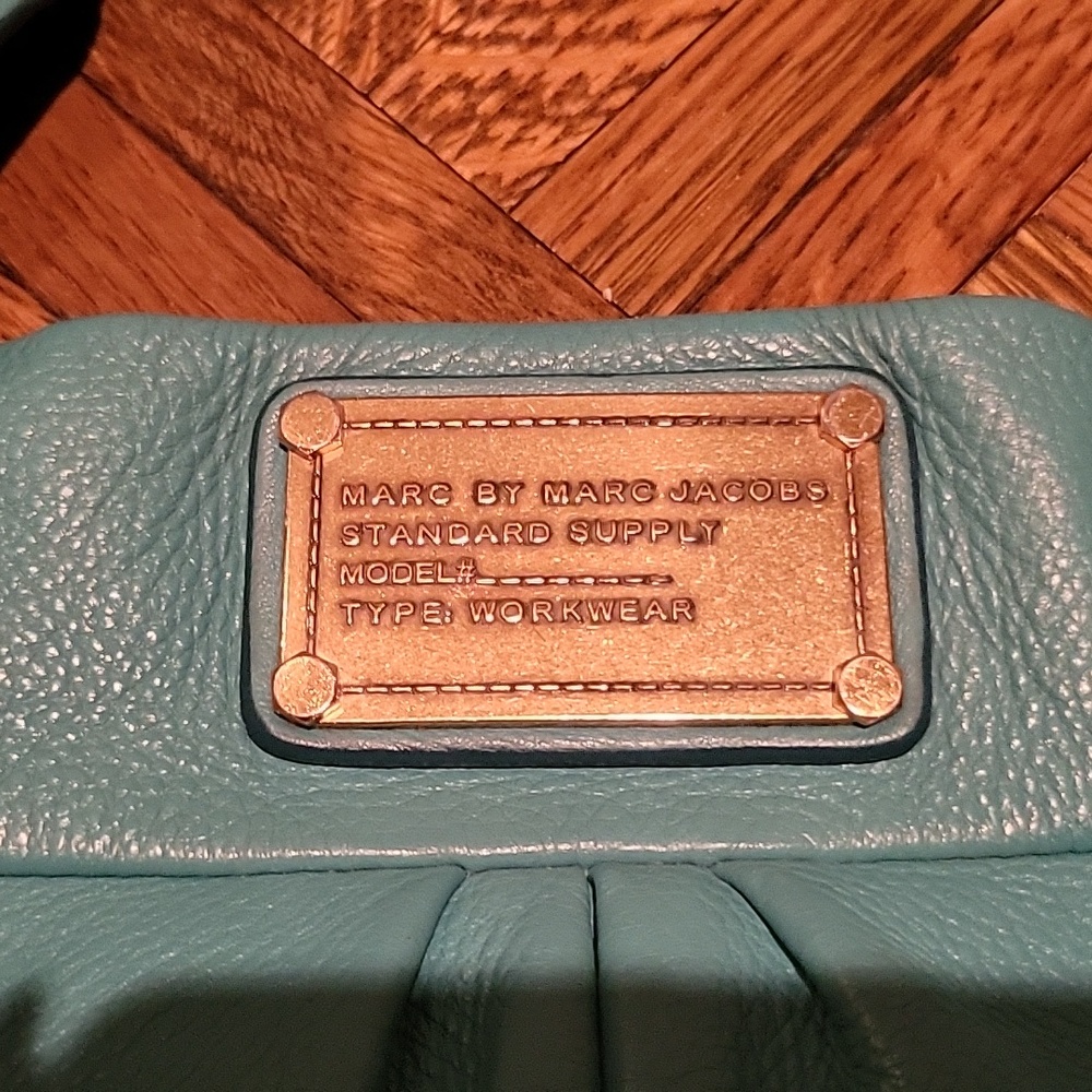 Marc Jacob's small purse - Picture 2 of 5